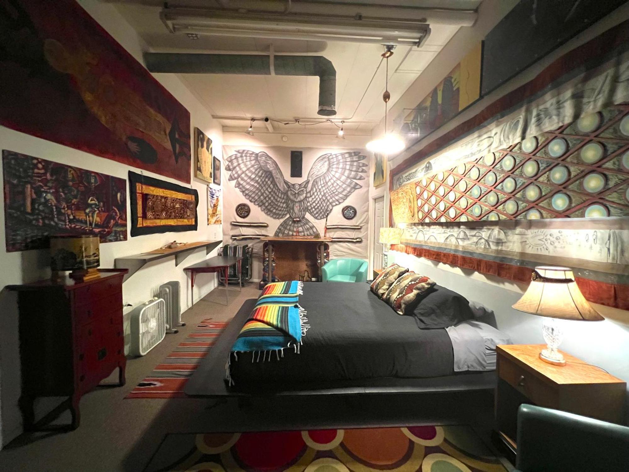 Space Castle: A 1950S Gas Station Transformed Into An Art Themed Wonderland Трут ор Консекуенсес Екстериор снимка